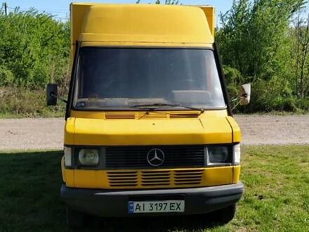 Мерседес Sprinter 1995 в Ужгороде на Automoto.ua Желтый Мерседес Sprinter, объемом двигателя 2.3 л и пробегом 300 тыс. км за 2100 $, фото 1 на Automoto.ua