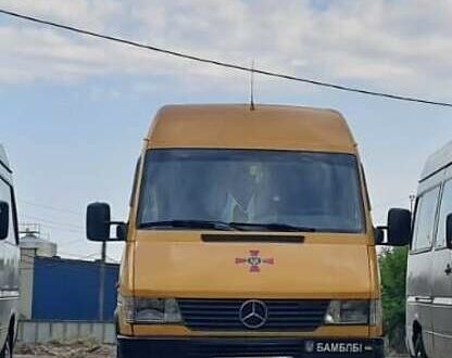 Жовтий Мерседес Sprinter, об'ємом двигуна 0 л та пробігом 650 тис. км за 5300 $, фото 1 на Automoto.ua