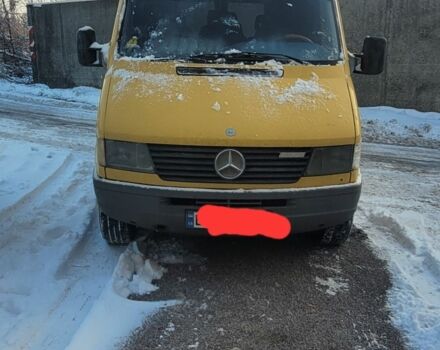 Желтый Мерседес Sprinter, объемом двигателя 2.9 л и пробегом 690 тыс. км за 5700 $, фото 1 на Automoto.ua