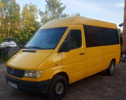 Желтый Мерседес Sprinter, объемом двигателя 2.9 л и пробегом 420 тыс. км за 5000 $, фото 1 на Automoto.ua