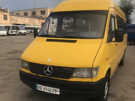 Мерседес Sprinter 1999 в Кременчуге на Automoto.ua Желтый Мерседес Sprinter, объемом двигателя 2.9 л и пробегом 350 тыс. км за 5000 $, фото 1 на Automoto.ua
