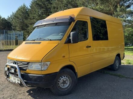 Желтый Мерседес Sprinter, объемом двигателя 2.9 л и пробегом 808 тыс. км за 5200 $, фото 1 на Automoto.ua