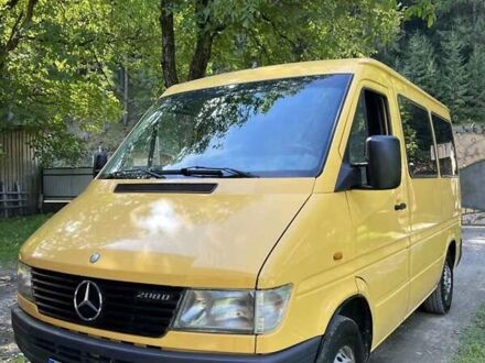Жовтий Мерседес Sprinter, об'ємом двигуна 2.5 л та пробігом 200 тис. км за 4999 $, фото 1 на Automoto.ua