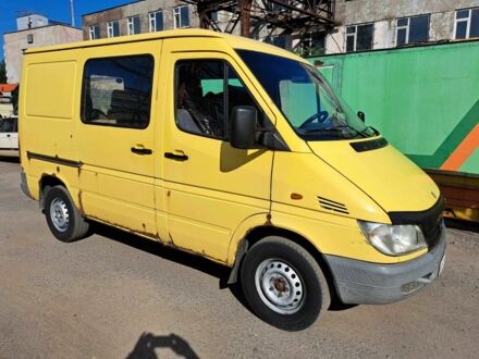 Желтый Мерседес Sprinter, объемом двигателя 2.1 л и пробегом 474 тыс. км за 4600 $, фото 1 на Automoto.ua