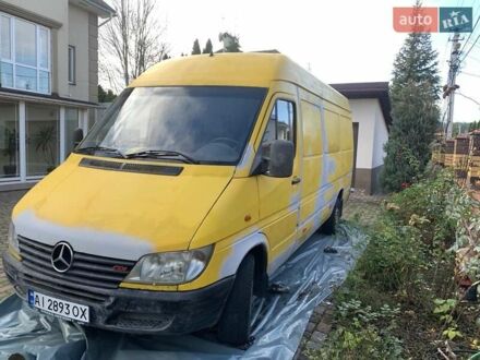 Желтый Мерседес Sprinter, объемом двигателя 2.15 л и пробегом 800 тыс. км за 5700 $, фото 1 на Automoto.ua