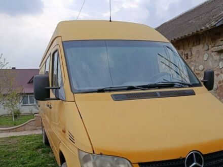 Желтый Мерседес Sprinter, объемом двигателя 0 л и пробегом 350 тыс. км за 8500 $, фото 1 на Automoto.ua