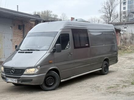 Желтый Мерседес Sprinter, объемом двигателя 2.1 л и пробегом 300 тыс. км за 6999 $, фото 1 на Automoto.ua