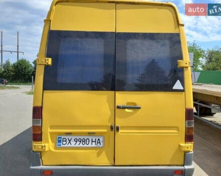 Желтый Мерседес Sprinter, объемом двигателя 2.2 л и пробегом 827 тыс. км за 4900 $, фото 1 на Automoto.ua