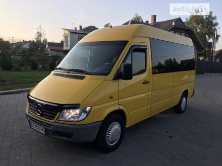 Желтый Мерседес Sprinter, объемом двигателя 2.15 л и пробегом 730 тыс. км за 8499 $, фото 1 на Automoto.ua