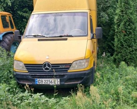 Желтый Мерседес Sprinter, объемом двигателя 2.1 л и пробегом 480 тыс. км за 6003 $, фото 1 на Automoto.ua