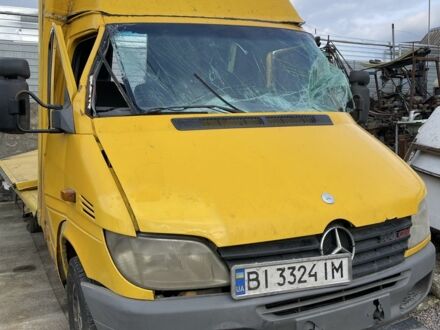 Желтый Мерседес Sprinter, объемом двигателя 2.1 л и пробегом 777 тыс. км за 1500 $, фото 1 на Automoto.ua
