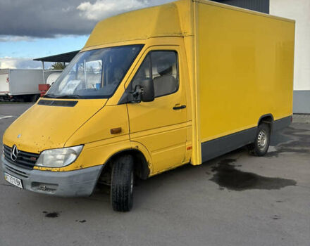 Желтый Мерседес Sprinter, объемом двигателя 2.15 л и пробегом 507 тыс. км за 3999 $, фото 1 на Automoto.ua
