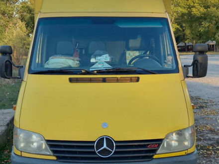 Жовтий Мерседес Sprinter, об'ємом двигуна 2.15 л та пробігом 400 тис. км за 8900 $, фото 1 на Automoto.ua
