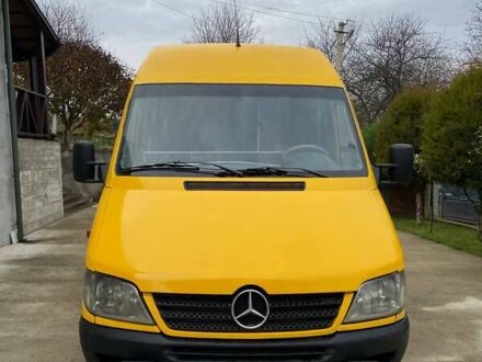 Жовтий Мерседес Sprinter, об'ємом двигуна 2.2 л та пробігом 700 тис. км за 10500 $, фото 1 на Automoto.ua
