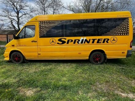 Жовтий Мерседес Sprinter, об'ємом двигуна 2.2 л та пробігом 123 тис. км за 8700 $, фото 1 на Automoto.ua