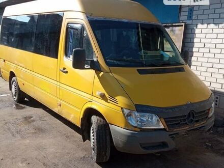 Желтый Мерседес Sprinter, объемом двигателя 0 л и пробегом 500 тыс. км за 7000 $, фото 1 на Automoto.ua