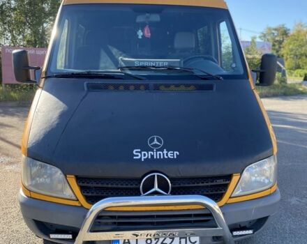 Желтый Мерседес Sprinter, объемом двигателя 2.1 л и пробегом 444 тыс. км за 9200 $, фото 1 на Automoto.ua