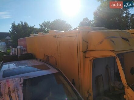 Желтый Мерседес Sprinter, объемом двигателя 2.15 л и пробегом 500 тыс. км за 1800 $, фото 1 на Automoto.ua