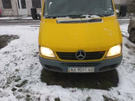 Жовтий Мерседес Sprinter, об'ємом двигуна 2.2 л та пробігом 647 тис. км за 7300 $, фото 1 на Automoto.ua
