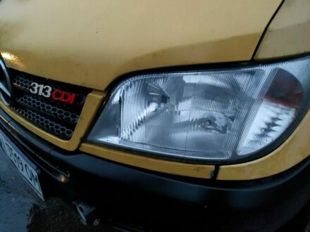 Желтый Мерседес Sprinter, объемом двигателя 2.1 л и пробегом 100 тыс. км за 8800 $, фото 1 на Automoto.ua