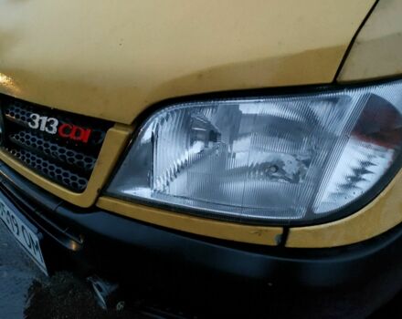 Желтый Мерседес Sprinter, объемом двигателя 2.1 л и пробегом 100 тыс. км за 8800 $, фото 1 на Automoto.ua