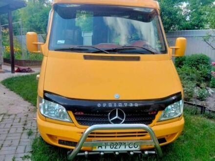 Мерседес Sprinter 2003 в Киеве на Automoto.ua Желтый Мерседес Sprinter, объемом двигателя 2.15 л и пробегом 150 тыс. км за 12000 $, фото 1 на Automoto.ua