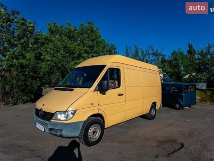 Желтый Мерседес Sprinter, объемом двигателя 2.15 л и пробегом 700 тыс. км за 6000 $, фото 1 на Automoto.ua
