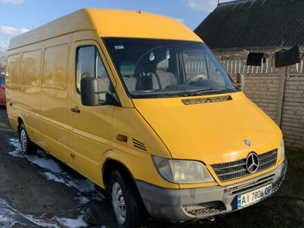 Желтый Мерседес Sprinter, объемом двигателя 2.15 л и пробегом 650 тыс. км за 6500 $, фото 1 на Automoto.ua