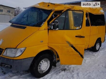 Желтый Мерседес Sprinter, объемом двигателя 0 л и пробегом 600 тыс. км за 3700 $, фото 1 на Automoto.ua