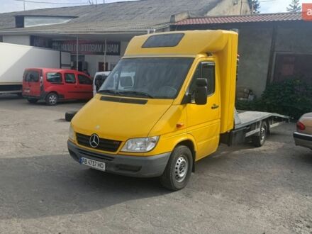 Желтый Мерседес Sprinter, объемом двигателя 2.15 л и пробегом 469 тыс. км за 18250 $, фото 1 на Automoto.ua