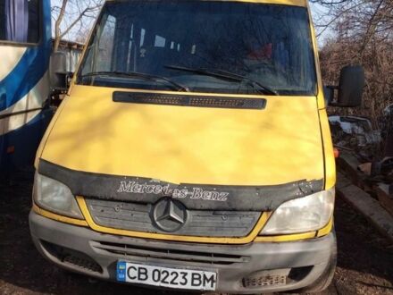 Желтый Мерседес Sprinter, объемом двигателя 2.7 л и пробегом 300 тыс. км за 6300 $, фото 1 на Automoto.ua