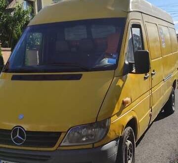 Мерседес Sprinter 2004 у Івано-Франківську на Automoto.ua Жовтий Мерседес Sprinter, об'ємом двигуна 2.15 л та пробігом 385 тис. км за 9500 $, фото 1 на Automoto.ua