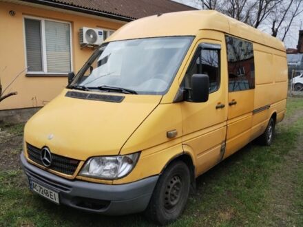 Желтый Мерседес Sprinter, объемом двигателя 0 л и пробегом 800 тыс. км за 4900 $, фото 1 на Automoto.ua