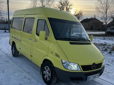Желтый Мерседес Sprinter, объемом двигателя 2.69 л и пробегом 950 тыс. км за 9500 $, фото 1 на Automoto.ua