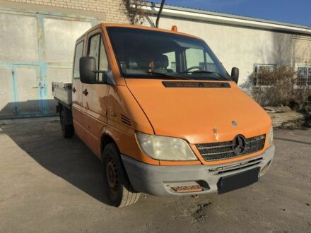 Желтый Мерседес Sprinter, объемом двигателя 2.2 л и пробегом 350 тыс. км за 4300 $, фото 1 на Automoto.ua