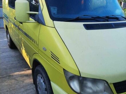 Жовтий Мерседес Sprinter, об'ємом двигуна 2.15 л та пробігом 430 тис. км за 6500 $, фото 1 на Automoto.ua