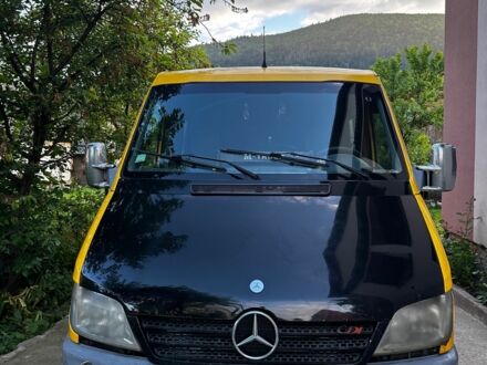 Мерседес Sprinter 2004 в Межгорье на Automoto.ua Желтый Мерседес Sprinter, объемом двигателя 2.7 л и пробегом 300 тыс. км за 5500 $, фото 1 на Automoto.ua