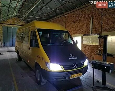 Желтый Мерседес Sprinter, объемом двигателя 2.2 л и пробегом 2 тыс. км за 3000 $, фото 1 на Automoto.ua