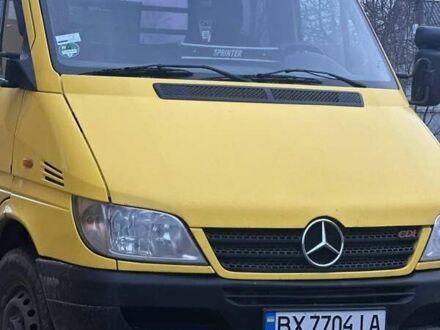 Жовтий Мерседес Sprinter, об'ємом двигуна 2.69 л та пробігом 596 тис. км за 11500 $, фото 1 на Automoto.ua