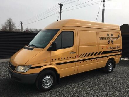 Желтый Мерседес Sprinter, объемом двигателя 2.2 л и пробегом 230 тыс. км за 12900 $, фото 1 на Automoto.ua