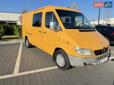 Желтый Мерседес Sprinter, объемом двигателя 2.2 л и пробегом 620 тыс. км за 6300 $, фото 1 на Automoto.ua