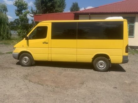 Желтый Мерседес Sprinter, объемом двигателя 2.1 л и пробегом 2 тыс. км за 10300 $, фото 1 на Automoto.ua