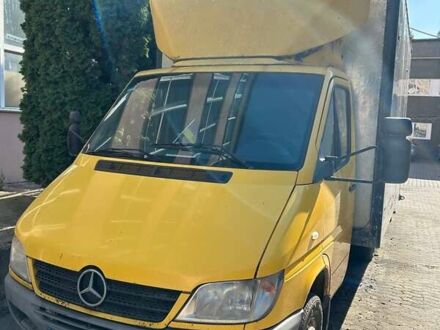 Желтый Мерседес Sprinter, объемом двигателя 2.15 л и пробегом 400 тыс. км за 7000 $, фото 1 на Automoto.ua