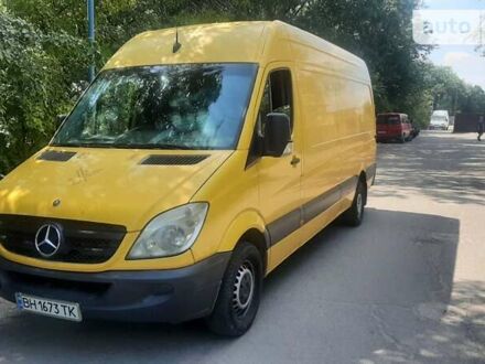 Желтый Мерседес Sprinter, объемом двигателя 2.2 л и пробегом 495 тыс. км за 11300 $, фото 1 на Automoto.ua