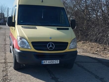 Жовтий Мерседес Sprinter, об'ємом двигуна 2.1 л та пробігом 400 тис. км за 7600 $, фото 1 на Automoto.ua