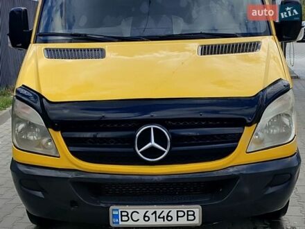 Желтый Мерседес Sprinter, объемом двигателя 2.15 л и пробегом 636 тыс. км за 9000 $, фото 1 на Automoto.ua