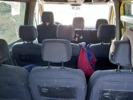 Желтый Мерседес Sprinter, объемом двигателя 2.2 л и пробегом 600 тыс. км за 13000 $, фото 1 на Automoto.ua
