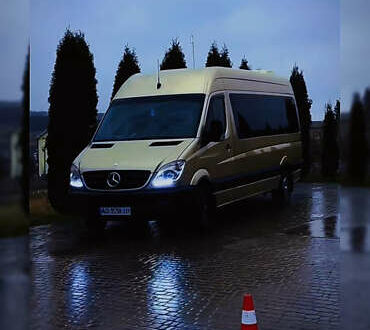 Желтый Мерседес Sprinter, объемом двигателя 3 л и пробегом 600 тыс. км за 14000 $, фото 1 на Automoto.ua