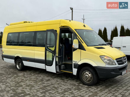 Желтый Мерседес Sprinter, объемом двигателя 2.2 л и пробегом 357 тыс. км за 30999 $, фото 1 на Automoto.ua
