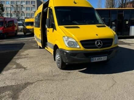 Желтый Мерседес Sprinter, объемом двигателя 2.2 л и пробегом 526 тыс. км за 27400 $, фото 1 на Automoto.ua